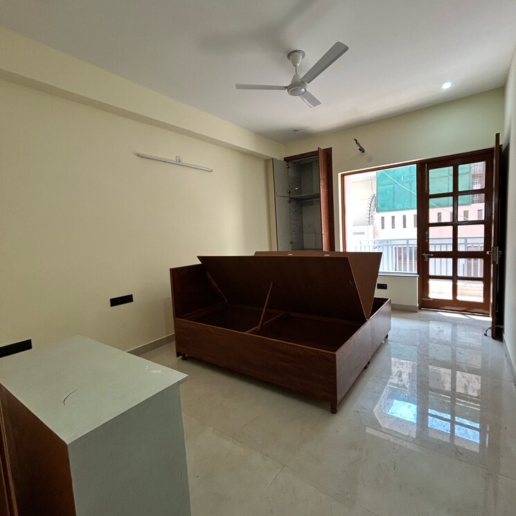 Living Room, ansal-plaza-sector-23 3 Bedroom 4200 Sq.Ft. Builder Floor In Carterpuri Village Gurgaon 9186580