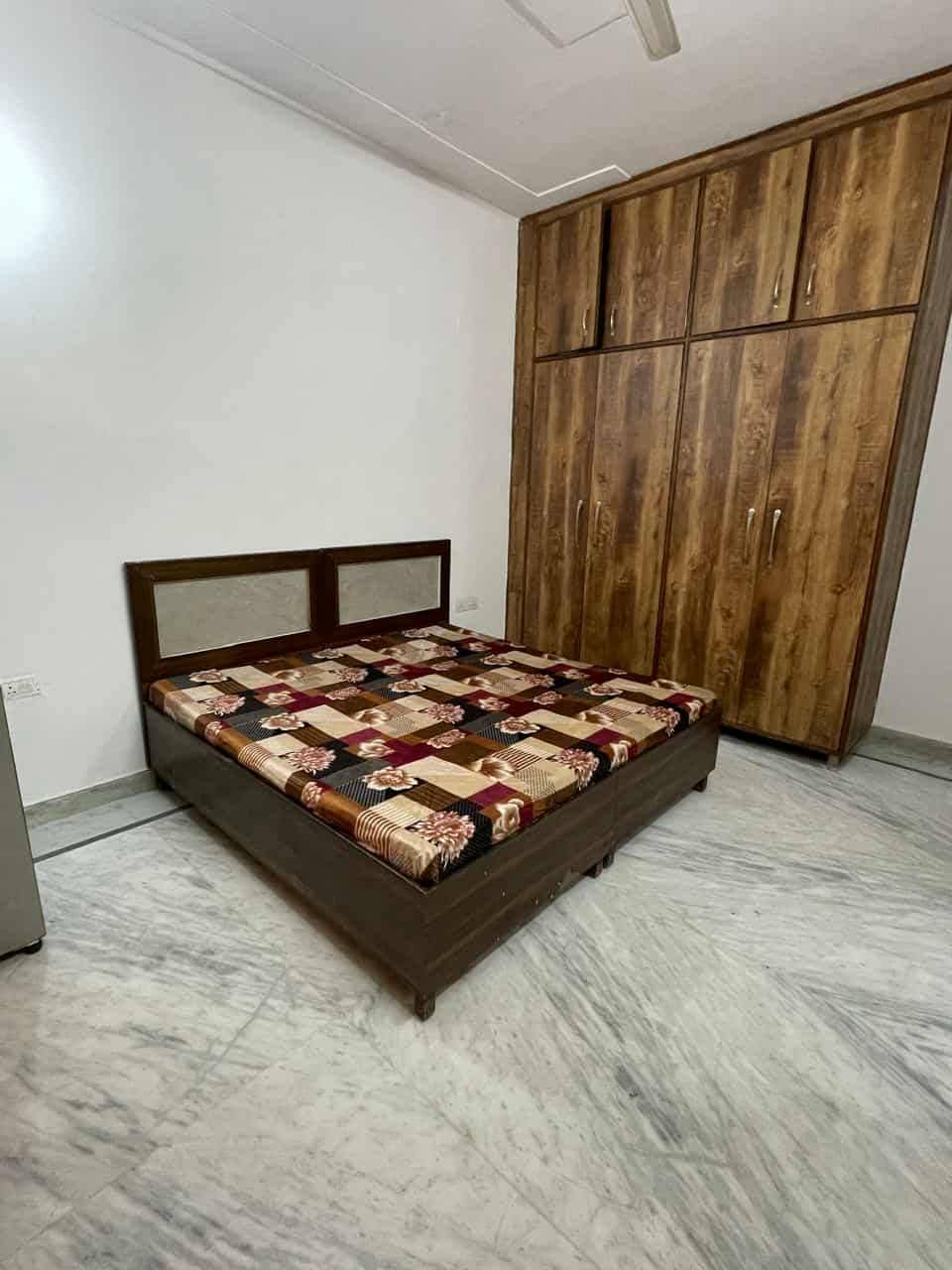 1 RkBuilder Floor For Rent in Saket