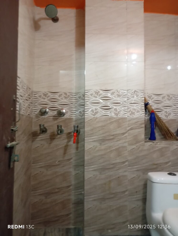 Attached Bathroom, esteem-complex 1 RK 160 Sq.Ft. Builder Floor In Savitri Nagar Delhi 9186653