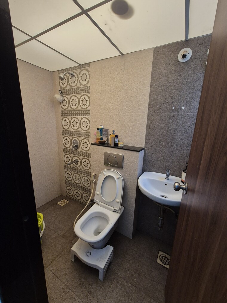 Bathroom, yogiraj-flats 2 Bedroom 1160 Sq.Ft. Apartment In Baner Pune 9186650