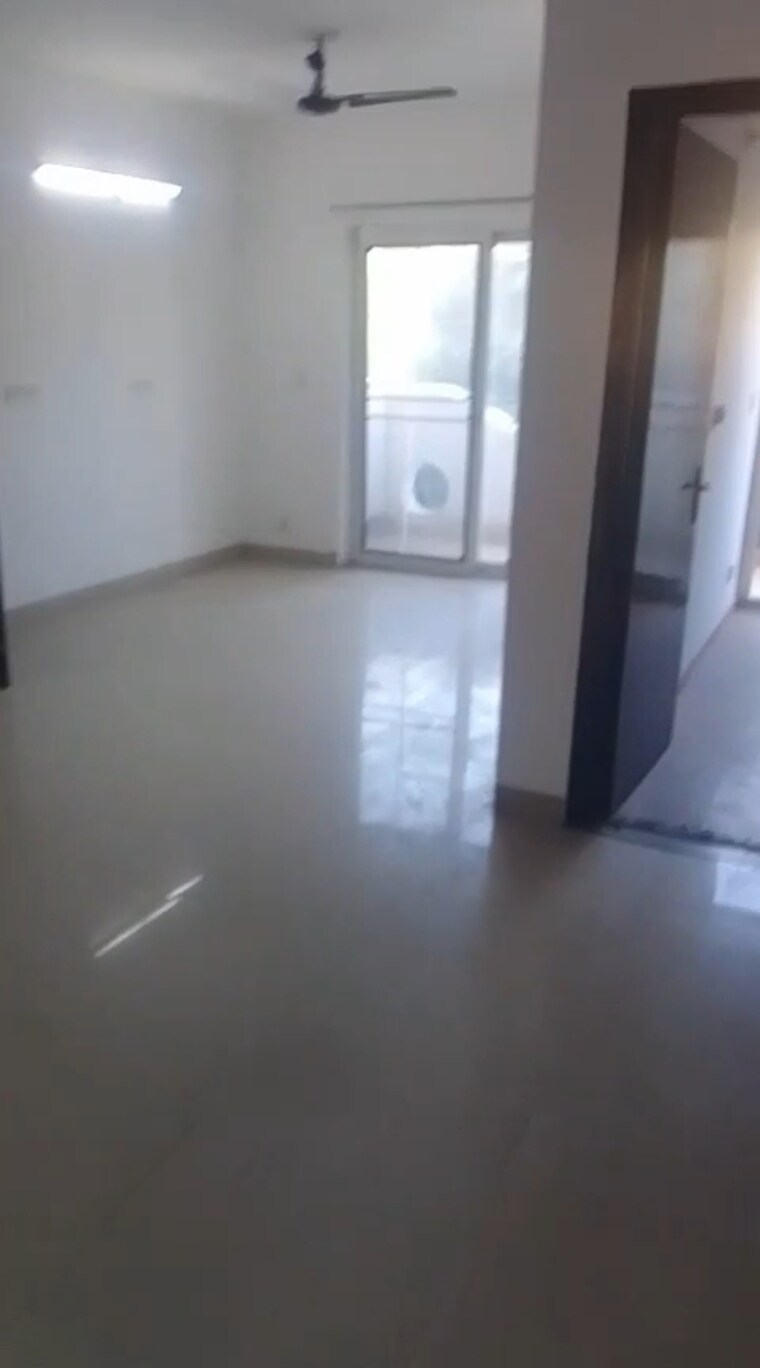 Room, bptp-park-81 3 Bedroom 300 Sq.Yd. Apartment In Sector 81 Faridabad 9186684