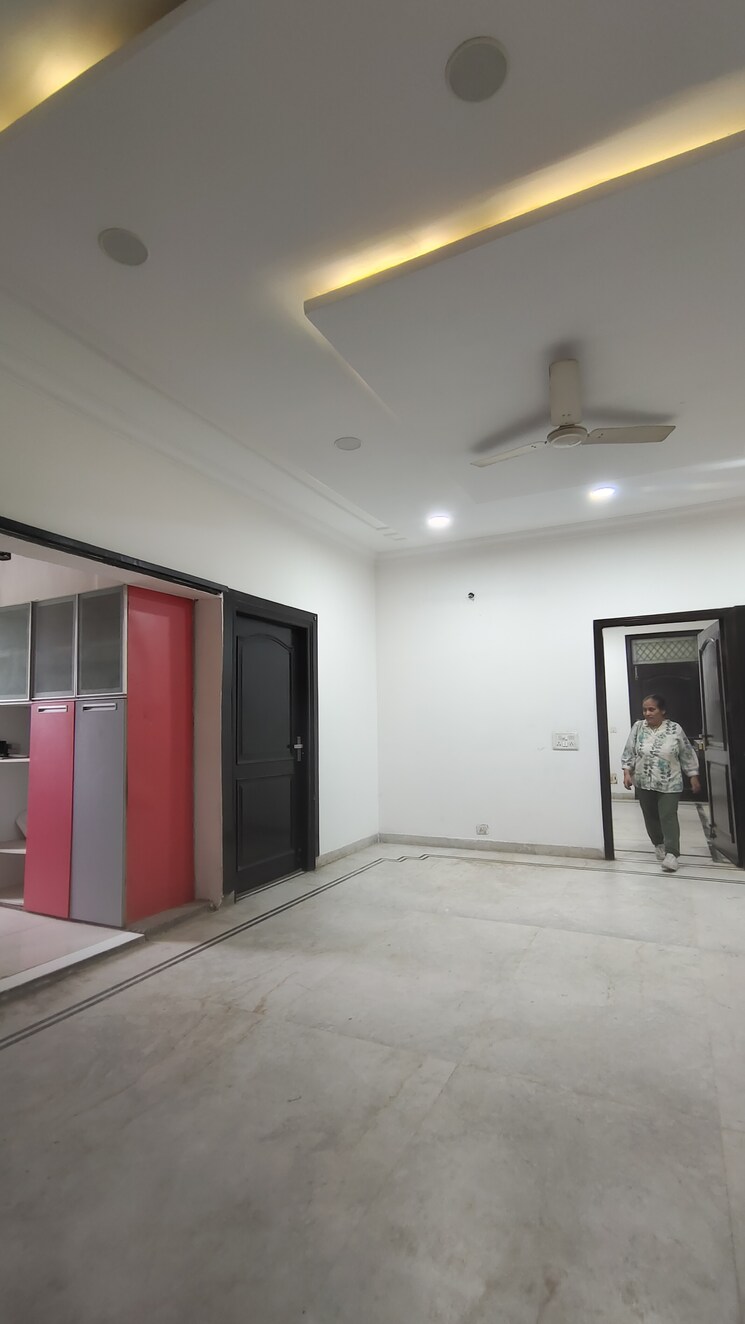 Room, palm-residency-chhatarpur 3 Bedroom 3600 Sq.Ft. Independent House In Chattarpur Delhi 9186695