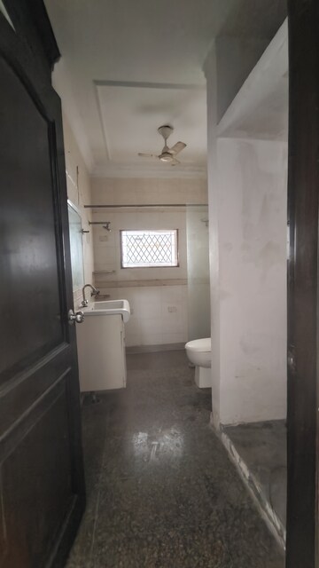 Bathroom in 3 BHK Independent House at Palm Residency Chhatarpur, Chattarpur – for Rent