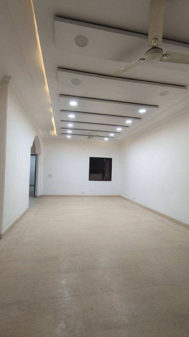 Room, palm-residency-chhatarpur 3 Bedroom 3600 Sq.Ft. Independent House In Chattarpur Delhi 9186695