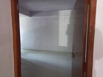 Room in 3 BHK Apartment at Nayatoli – for Sale