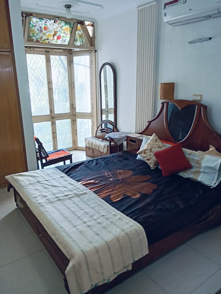 Bedroom, chittaranjan park 2 Bedroom 1200 Sq.Ft. Builder Floor In Chittaranjan Park Delhi 9186725