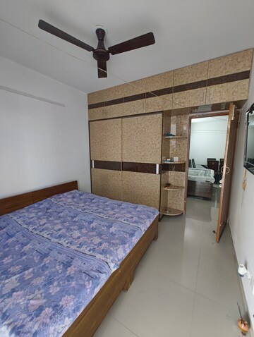 Room in 2 BHK Apartment at Adani Aangan, Sector 89a – for Rent
