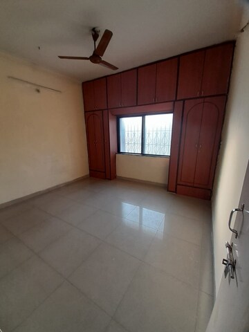 Room in 3 BHK Apartment at Bhusari Colony – for Rent