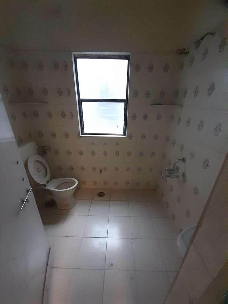 Attached Bathroom, bhusari colony 3 Bedroom 1400 Sq.Ft. Apartment In Bhusari Colony Pune 9186727