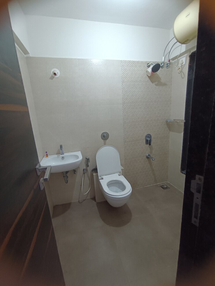 Bathroom, gurukrupa-marina-enclave 2 Bedroom 1050 Sq.Ft. Apartment In Malad West Mumbai 9186736
