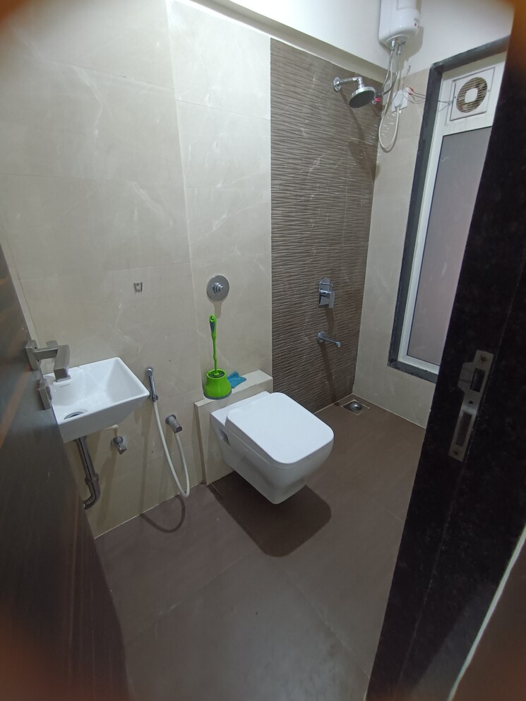 Bathroom, abrol-signature 1 Bedroom 680 Sq.Ft. Apartment In Malad West Mumbai 9186741