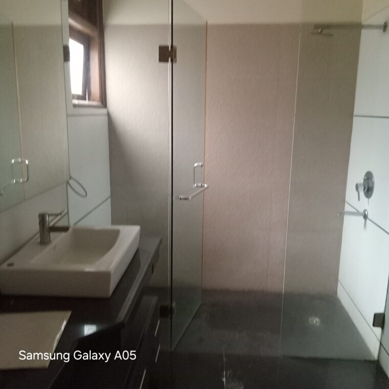 Bathroom, greater kailash ii 4 Bedroom 600 Sq.Yd. Builder Floor In Greater Kailash ii Delhi 9186767