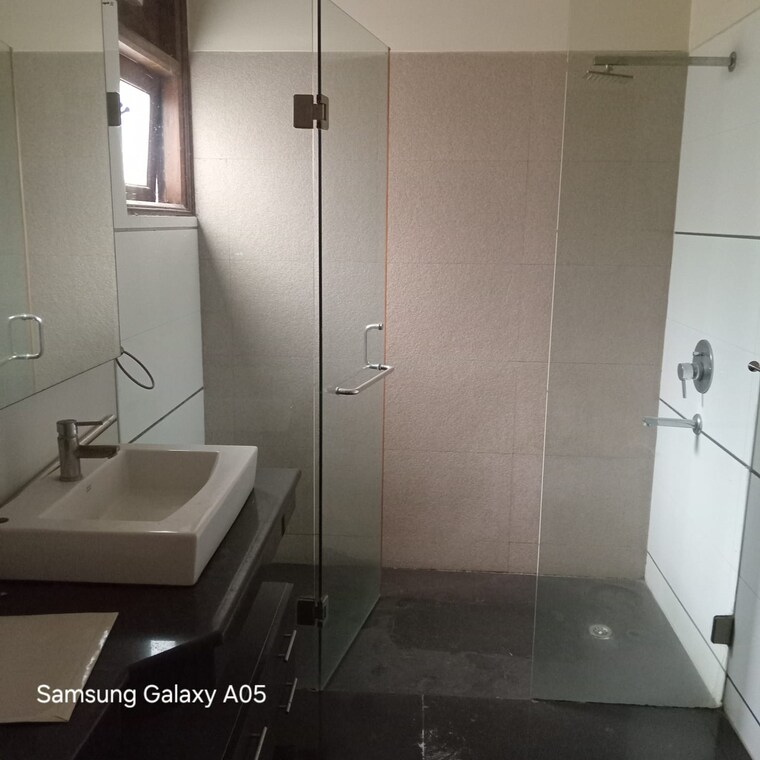 Bathroom, greater kailash ii 4 Bedroom 600 Sq.Yd. Builder Floor In Greater Kailash ii Delhi 9186767