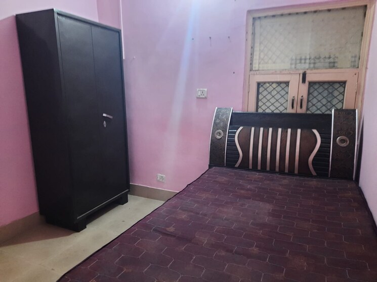 Bedroom, gtb enclave 3 Bedroom 1000 Sq.Ft. Apartment In Gtb Enclave Delhi 9186791