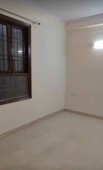 Room in 3 BHK Builder Floor at Saket – for Rent