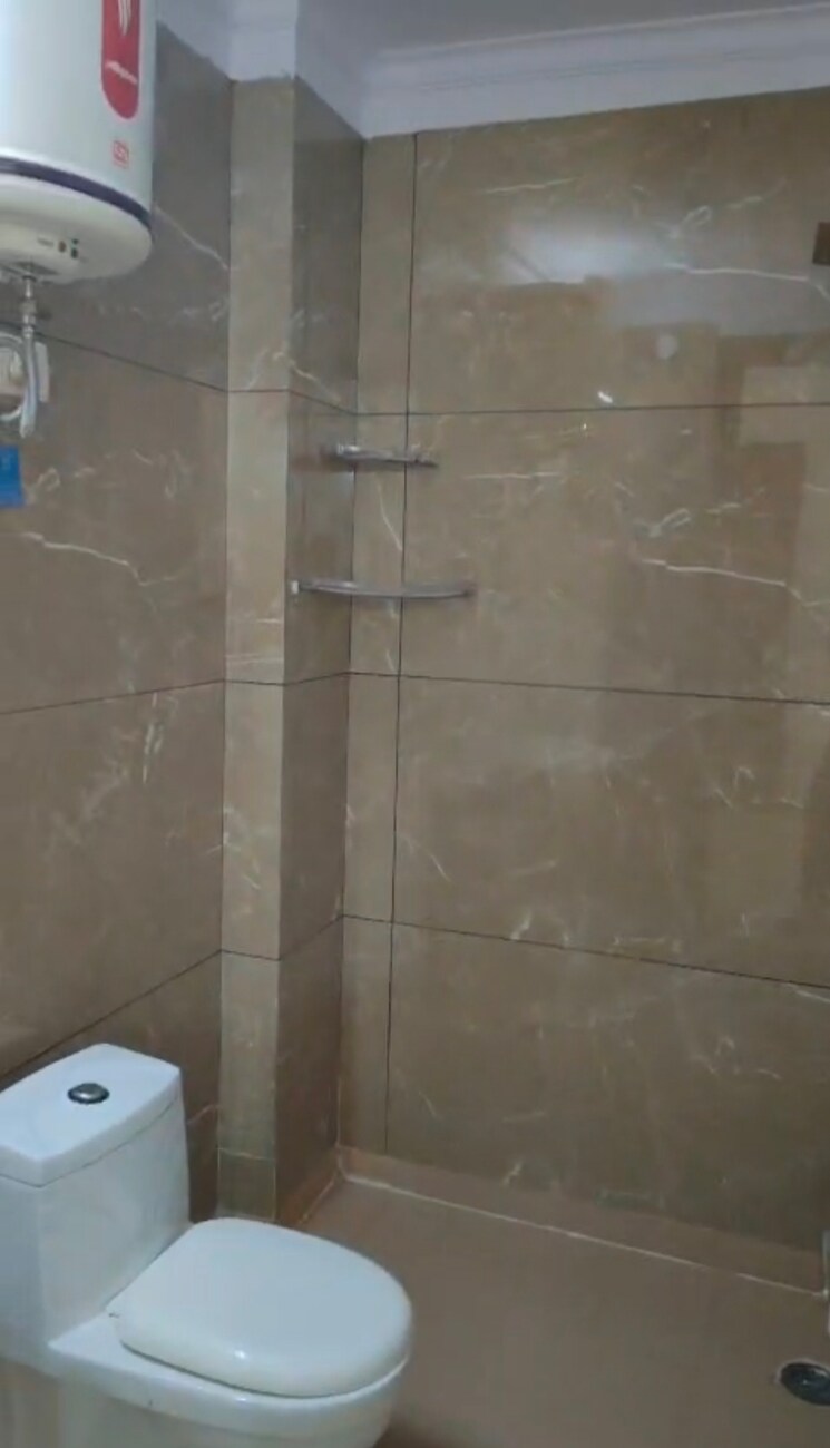Bathroom, saket 3 Bedroom 1500 Sq.Ft. Builder Floor In Saket Delhi 9186795