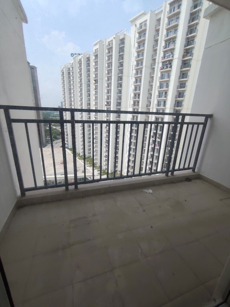 Balcony, eldeco-live-by-the-greens 3 Bedroom 827 Sq.Ft. Apartment In Sector 150 Noida 9186806