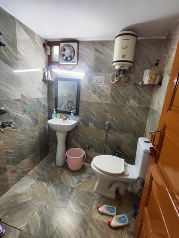 Bathroom in 2 BHK Builder Floor at RWA Apartments Sector 47, Sector 47 – for Rent