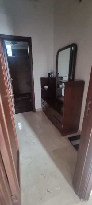 Furnished Amenities in 6+ BHK Independent House at Sukhdev Vihar – for Sale