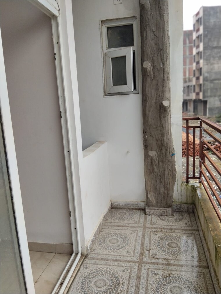 Balcony, sunshine-apartments-sector-73 2 Bedroom 1063 Sq.Ft. Apartment In Sector 73 Noida 9186905