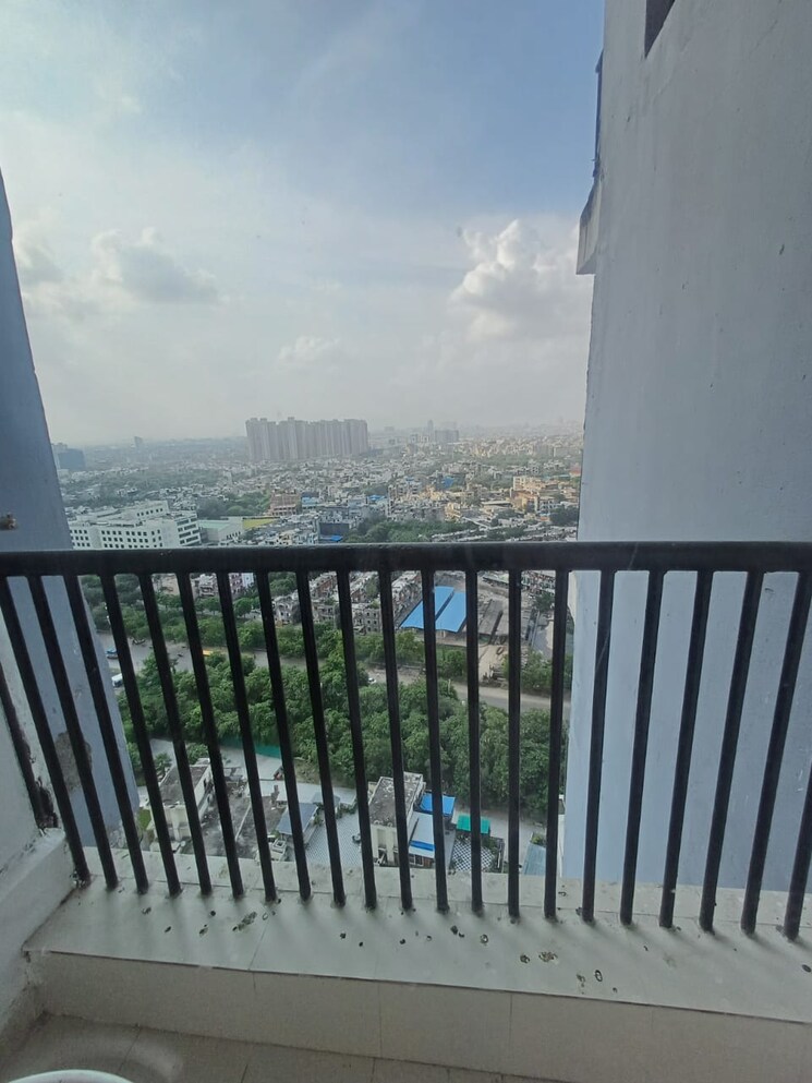 Balcony, amrapali-platinum 3 Bedroom 1495 Sq.Ft. Apartment In Sector 119 Noida 9186903