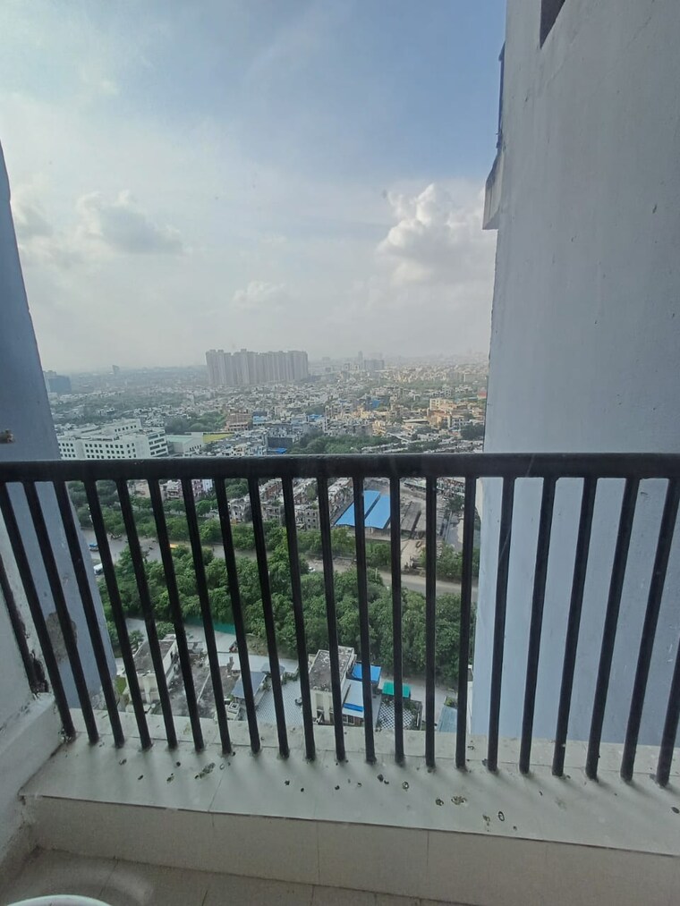 Balcony, amrapali-platinum 3 Bedroom 1495 Sq.Ft. Apartment In Sector 119 Noida 9186903