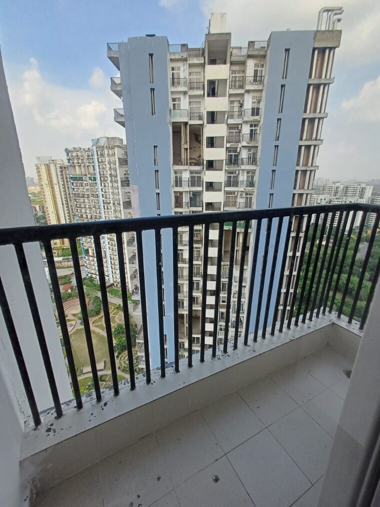 Balcony, amrapali-platinum 3 Bedroom 1495 Sq.Ft. Apartment In Sector 119 Noida 9186903