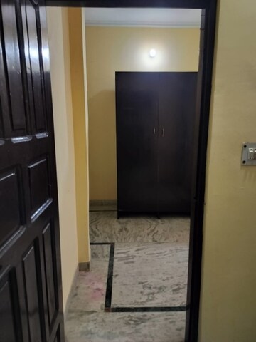 Room in 1 BHK Builder Floor at Huda Staff Colony, Sector 46 – for Rent