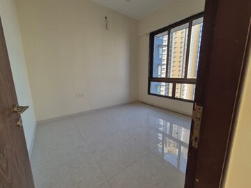 Room in 2.5 BHK Apartment at The Wadhwa Atmosphere, Mulund West – for Rent