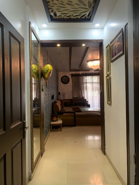3.5 BHK + Servant Room Apartment For Rent in VVIP Mangal