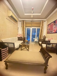 3 BHK + Servant Room Apartment For Sale in Amrapali Platinum