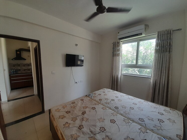 Bedroom, sushma-grande-nxt 1 Bedroom 650 Sq.Ft. Apartment In Lohgarh Zirakpur 9186913