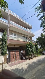 2 BHK + Pooja Room 200 Sq.Yd. Builder Floor in Sai Kunj New Palam  vihar