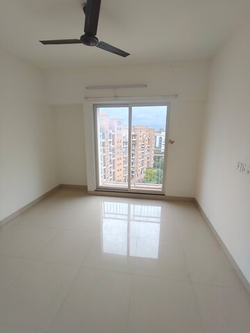Room in 1 BHK Apartment at Godrej Horizon, Mohammadwadi – for Rent