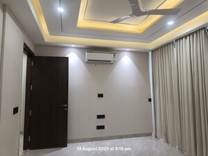 Bedroom in 4 BHK Builder Floor at Ireo City Plots, Sector 60 – for Sale