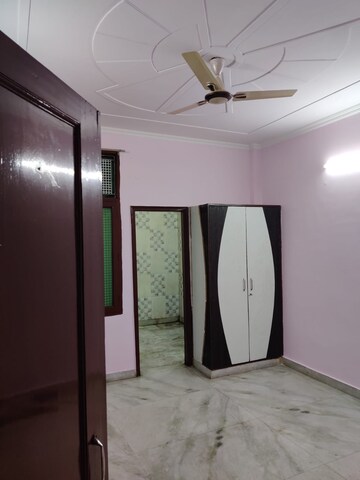 Room in 2 BHK Builder Floor at RWA Apartments Sector 108, Sector 108 – for Rent
