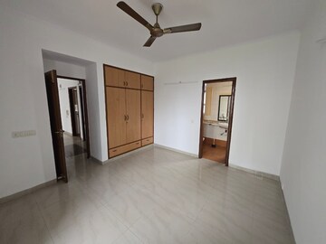 Room in 3 BHK Apartment at Vipul Greens, Sector 48 – for Sale