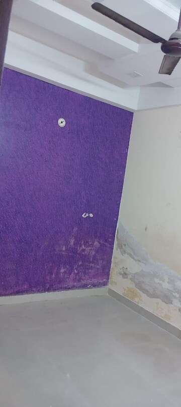 Furnished Amenities in 2 BHK Apartment at SAP Homes, Sector 49 – for Rent