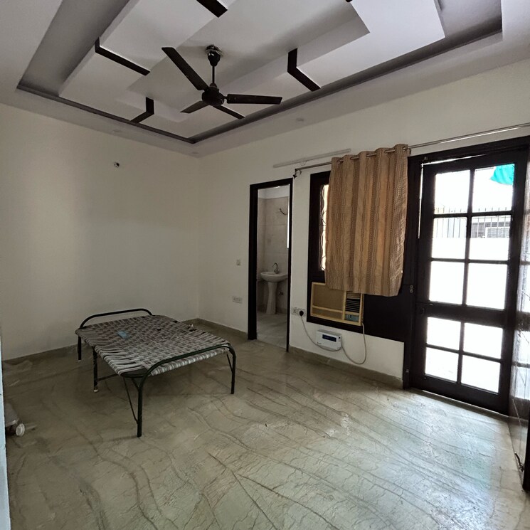 Room, unitech-infospace 2 Bedroom 3600 Sq.Ft. Independent House In Tikri Gurgaon 9187012