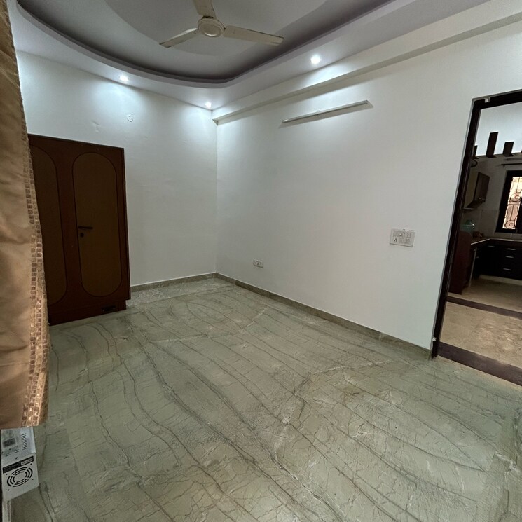 Room, unitech-infospace 2 Bedroom 3600 Sq.Ft. Independent House In Tikri Gurgaon 9187012