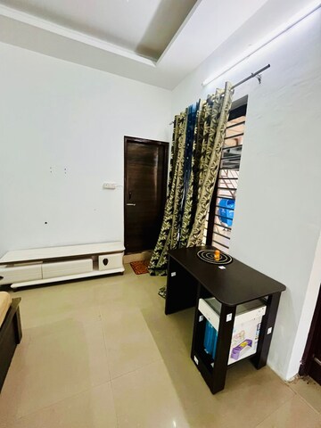 Furnished Amenities in 3 BHK Independent House at JakhaN-Rajpur Road – for Rent