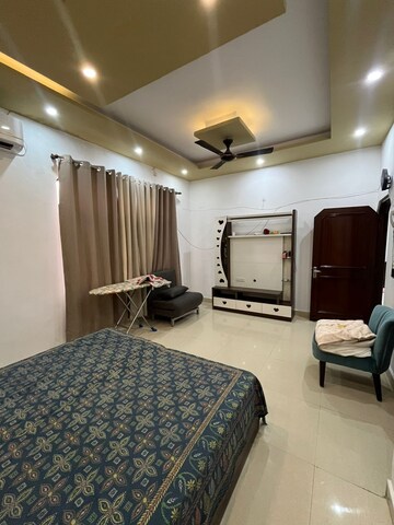 Bedroom in 3 BHK Independent House at JakhaN-Rajpur Road – for Rent