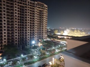 Swimming Pool in 1 BHK Apartment at Grand Omaxe, Gomti Nagar – for Sale