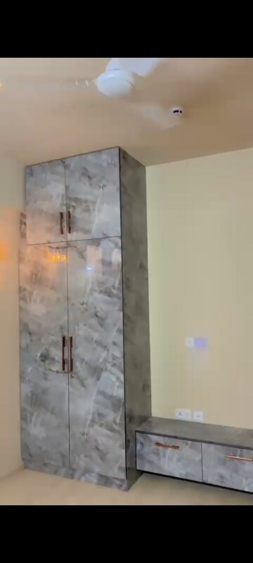 Furnished Amenities in 3 BHK Apartment at M3M Heights, Sector 65 – for Rent