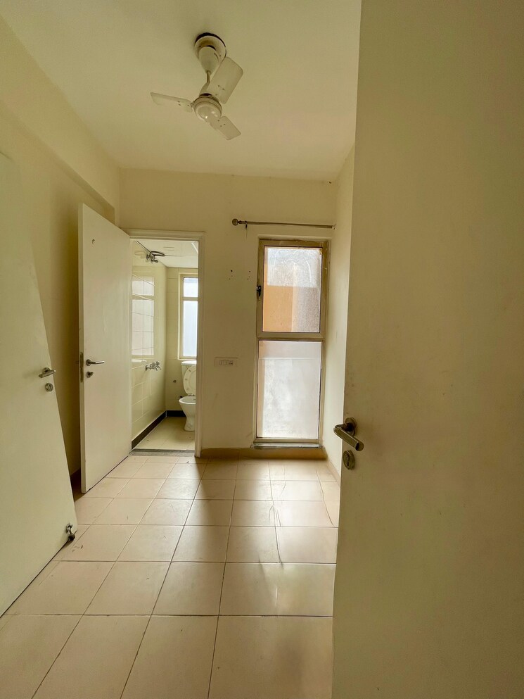 Room, sector 20 3 Bedroom 1650 Sq.Ft. Apartment In Sector 20 Panchkula 9187086