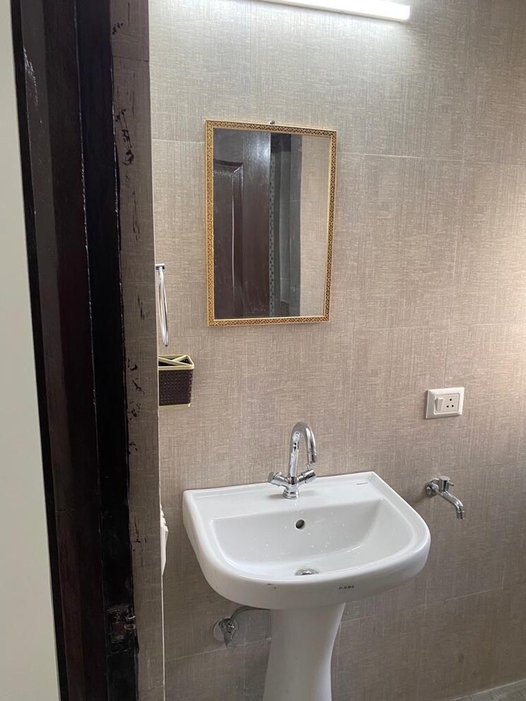 Bathroom, aditya-luxuria-estate 2 Bedroom 858 Sq.Ft. Apartment In Dasna Ghaziabad 9187105