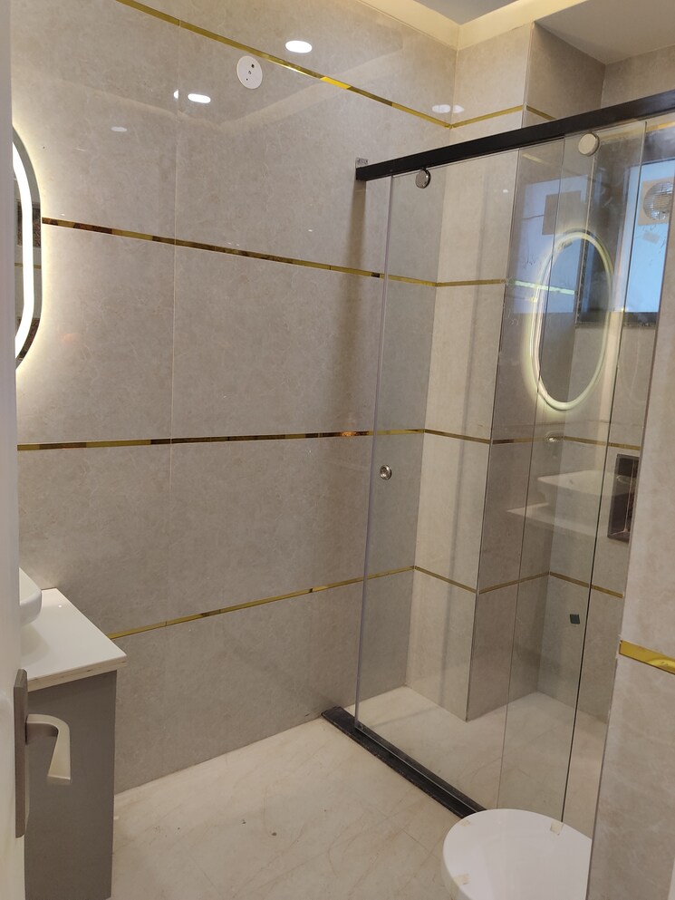 Bathroom, sector 85 3 Bedroom 250 Sq.Yd. Builder Floor In Sector 85 Faridabad 9186518