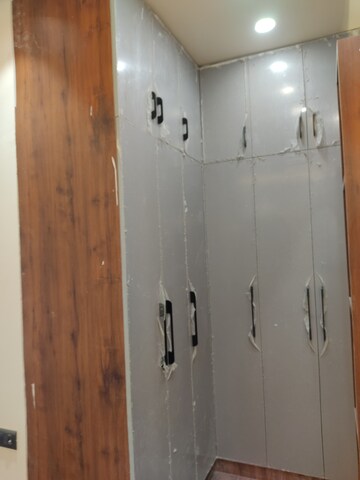 Furnished Amenities in 3 BHK Builder Floor at Sector 85 – for Sale
