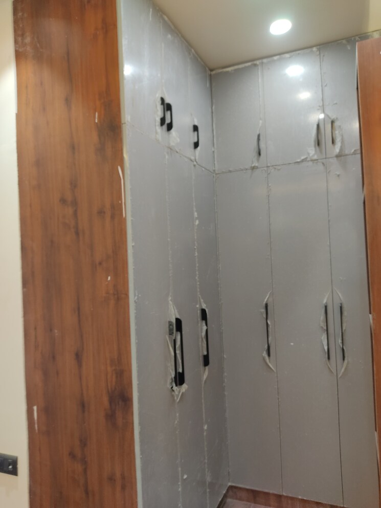 undefined, sector 85 3 Bedroom 250 Sq.Yd. Builder Floor In Sector 85 Faridabad 9186518