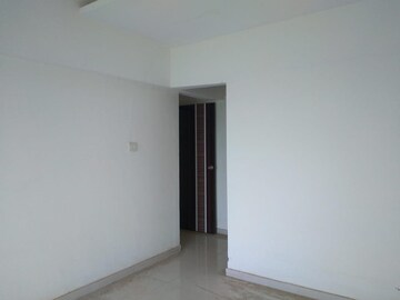 Room in 1 BHK Apartment at SS Sky Heights, Nalasopara West – for Rent